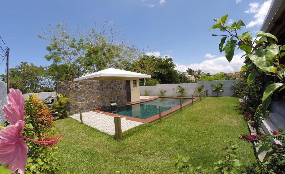 Villa Des Frangipanes La Gaulette Luaran gambar