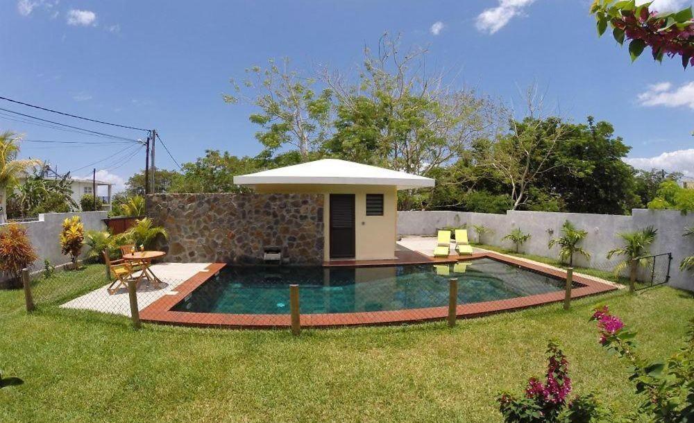 Villa Des Frangipanes La Gaulette Luaran gambar