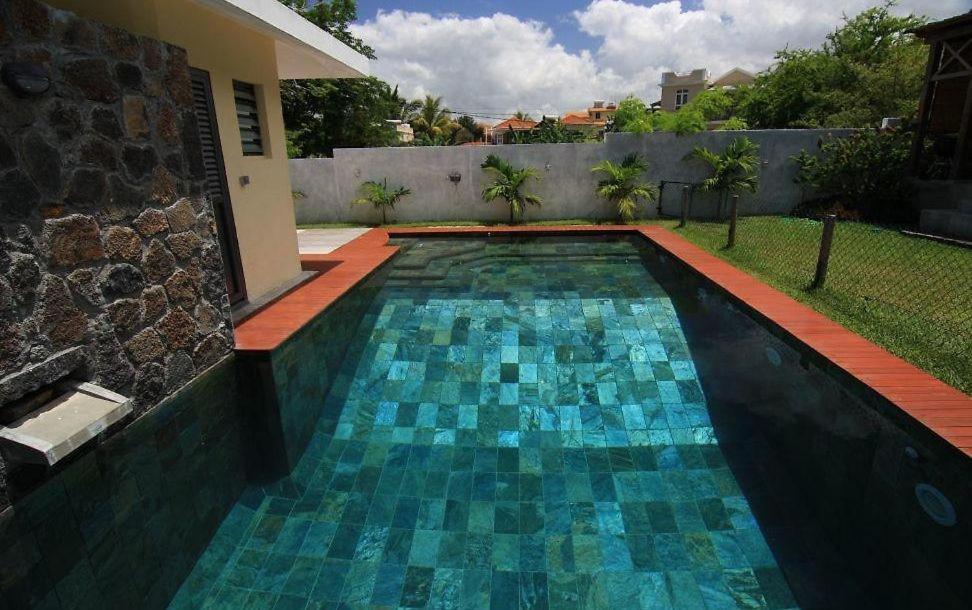 Villa Des Frangipanes La Gaulette Luaran gambar
