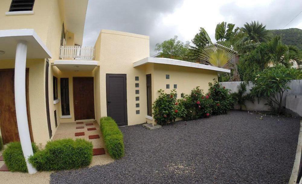 Villa Des Frangipanes La Gaulette Luaran gambar